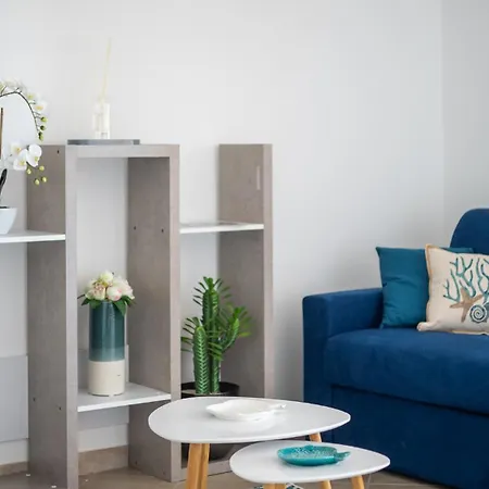 아파트 Welcomely - Xenia Boutique House