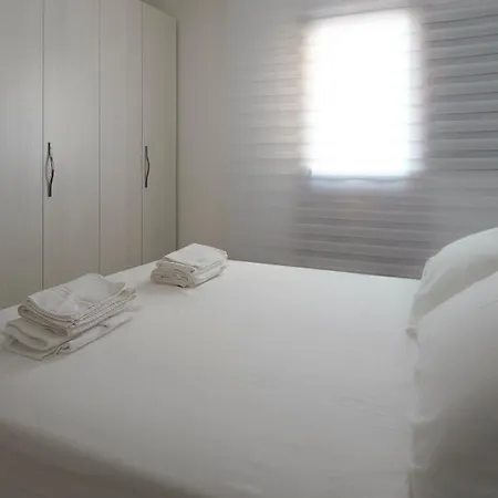 아파트 Welcomely - Xenia Boutique House *