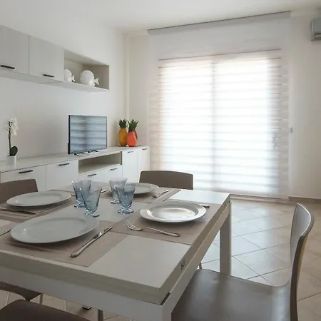 아파트 Welcomely - Xenia Boutique House *